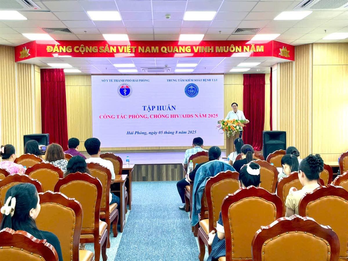 Tập huấn công tác phòng, chống và điều trị HIV/AIDS cho 70 cán bộ y tế Đông Hải Phòng