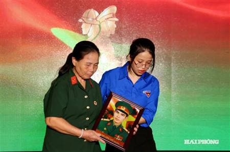 Tri ân liệt sĩ bằng công nghệ và trái tim