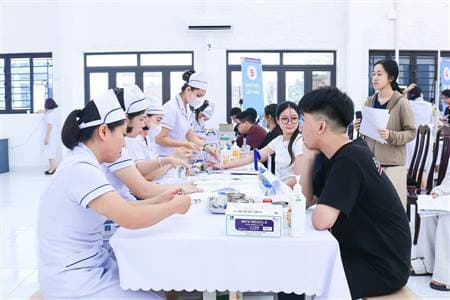 Bệnh viện Kiến An khám sức khỏe đầu vào cho hơn 2.000 sinh viên Trường Đại học Hải Phòng