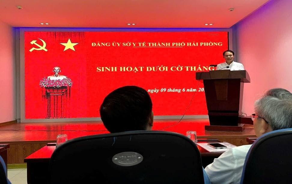 Đảng uỷ Sở Y tế tổ chức sinh hoạt dưới cờ tháng 6/2025
