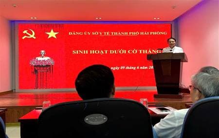 Đảng uỷ Sở Y tế tổ chức sinh hoạt dưới cờ tháng 6/2025