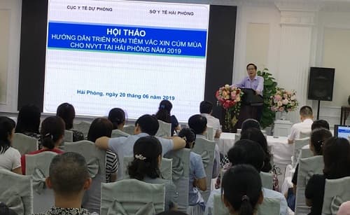 Hội thảo hướng dẫn triển khai tiêm vắc xin cúm mùa cho nhân viên y tế