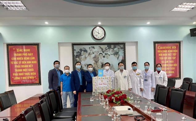 Công đoàn ngành Y tế thăm, tặng quà các Công đoàn cơ sở đang trực tiếp chống dịch