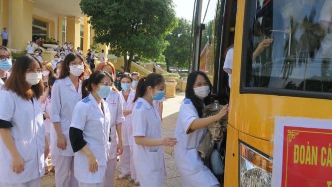 Đoàn cán bộ, sinh viên y tế Hải Phòng lên đường hỗ trợ phòng chống dịch tại Hà Nội