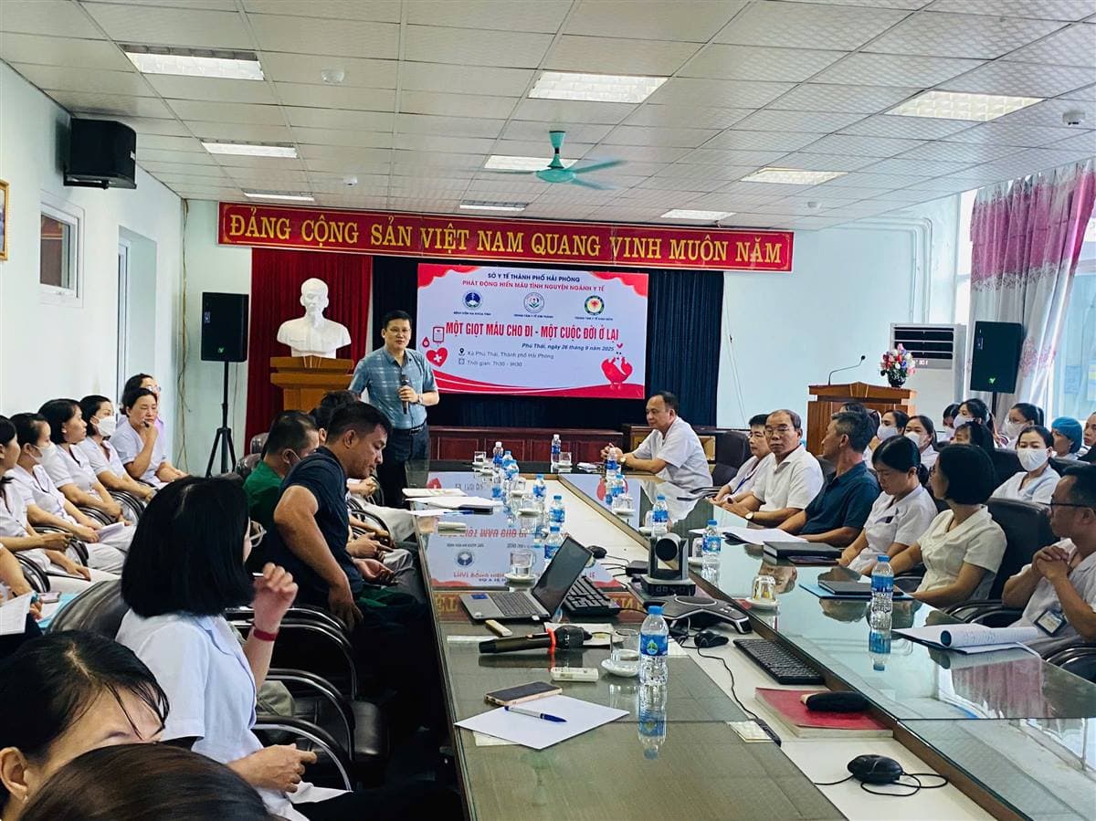 Trung tâm Y tế Kim Thành tổ chức tập huấn tiêm an toàn năm 2025