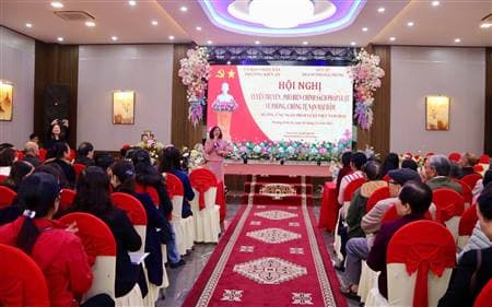 Sở Y tế Hải Phòng tuyên truyền pháp luật về phòng, chống mại dâm cho gần 200 người
