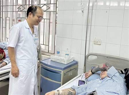 Phát hiện sán lợn dài gần 10 mét do chủ quan với rối loạn tiêu hóa
