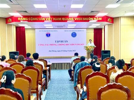 Tập huấn công tác phòng, chống và điều trị HIV/AIDS cho 70 cán bộ y tế Đông Hải Phòng