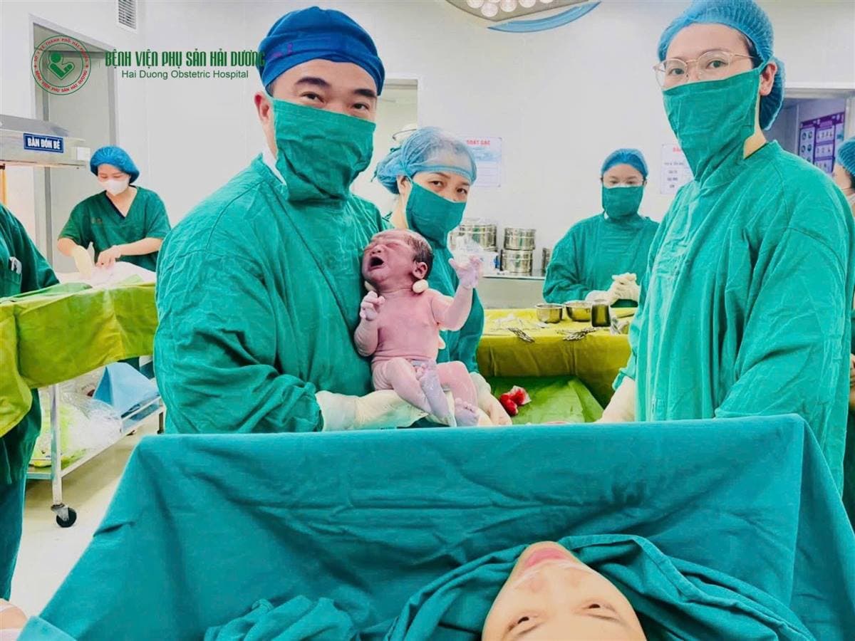 Bé trai sinh ra sau thời khắc giao thừa năm mới 2026.