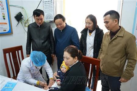 Triển khai uống vắc xin Rota miễn phí cho trẻ dưới 1 tuổi