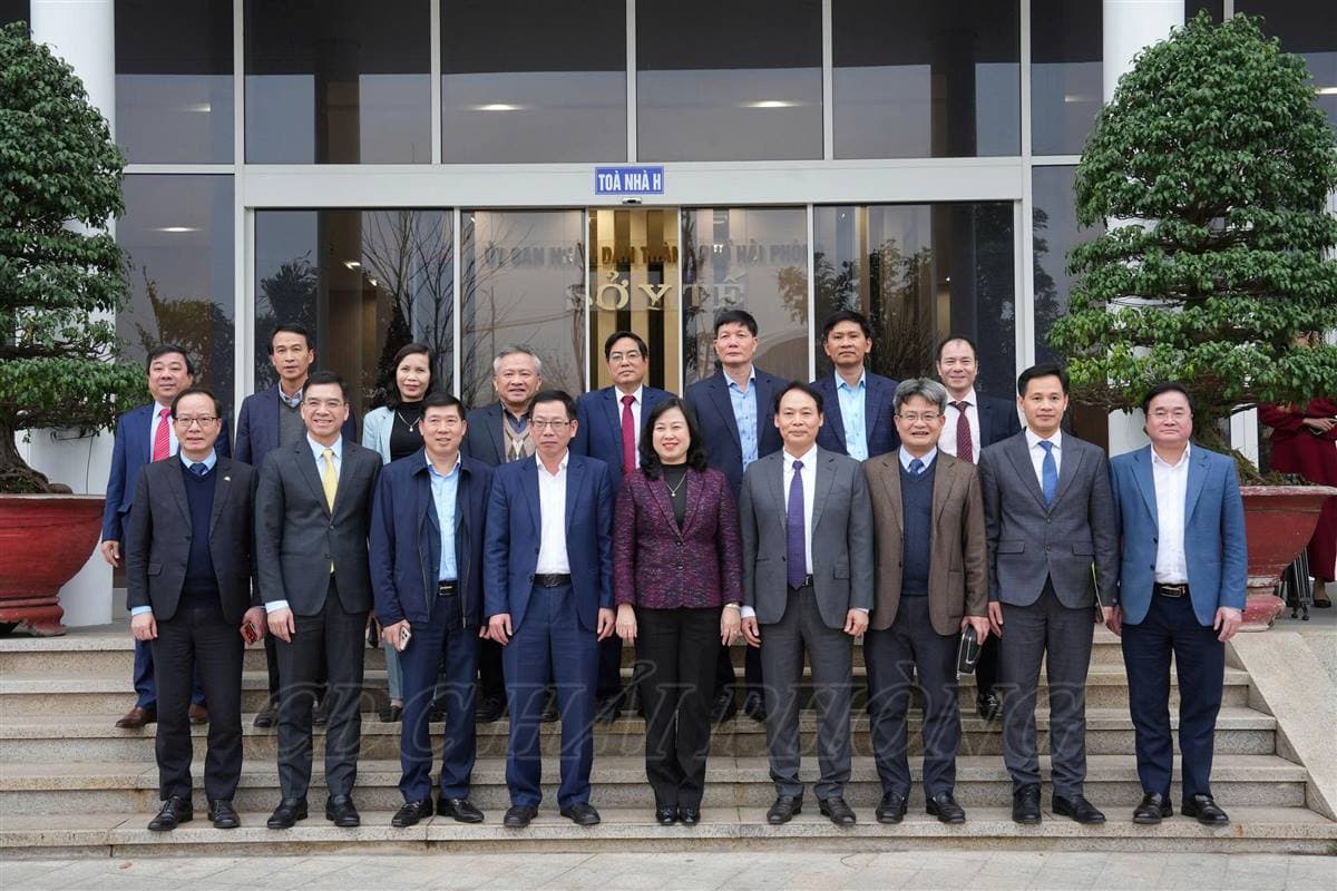 Bộ trưởng Bộ Y tế Đào Hồng Lan thăm, làm việc một số đơn vị y tế tại thành phố Hải Phòng