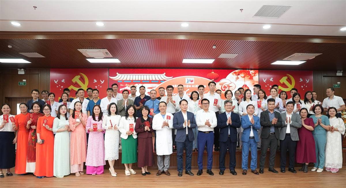 Giám đốc Sở Y tế thăm và chúc Tết Bệnh viện Kiến An nhân dịp Tết Nguyên đán Bính Ngọ năm 2026