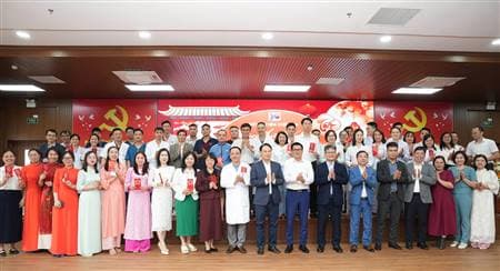 Giám đốc Sở Y tế thăm và chúc Tết Bệnh viện Kiến An nhân dịp Tết Nguyên đán Bính Ngọ năm 2026
