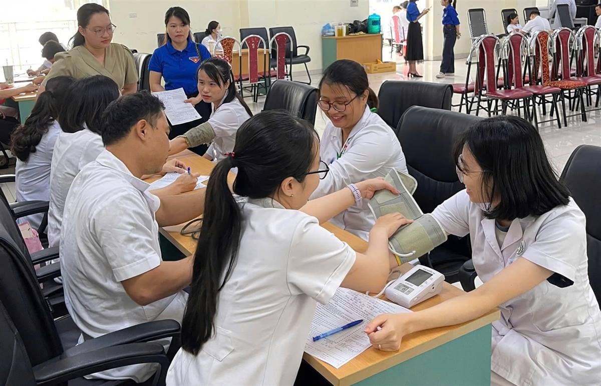 Lan tỏa yêu thương từ những giọt hồng