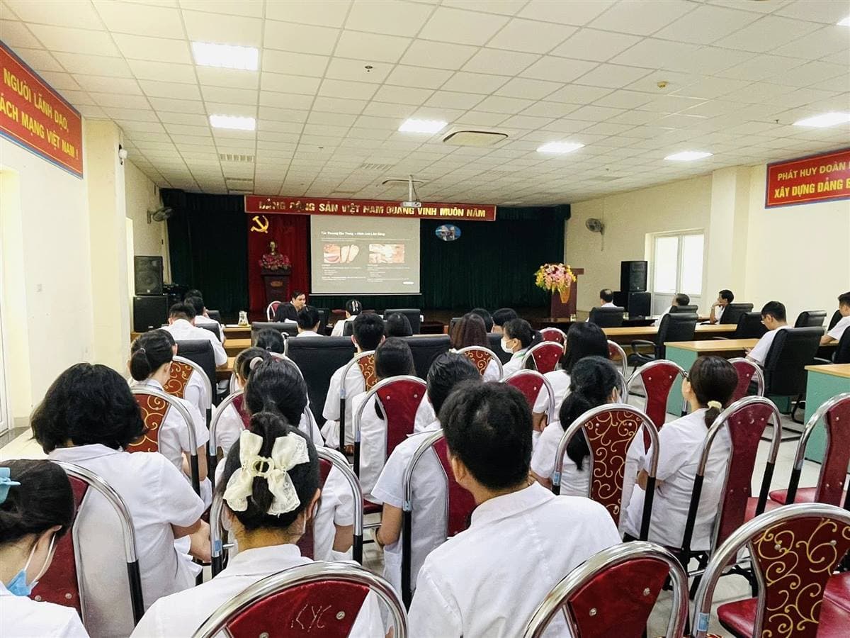 Bệnh viện Nhi Hải Dương tập huấn nâng cao năng lực chẩn đoán, điều trị bệnh tay chân miệng