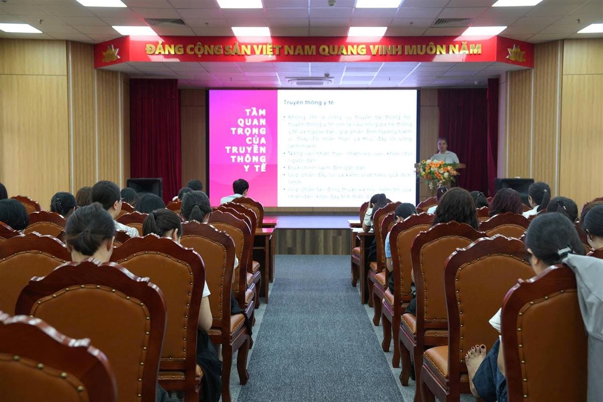Tập huấn kỹ năng truyền thông giáo dục sức khỏe cho 160 cán bộ y tế cơ sở