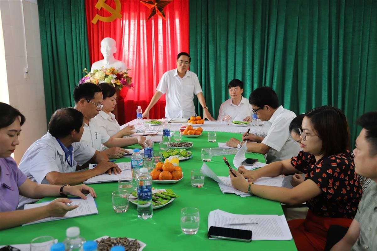 Đoàn Kiểm tra của Sở Y tế kiểm tra công tác khám sức khỏe tại phường Thạch Khôi
