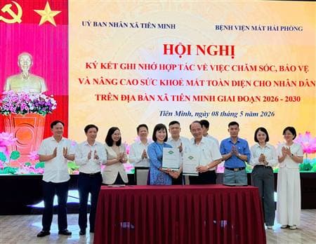 Bệnh viện Mắt Hải Phòng ký kết hợp tác với UBND xã Tiên Minh triển khai chăm sóc sức khỏe mắt cho nhân dân.