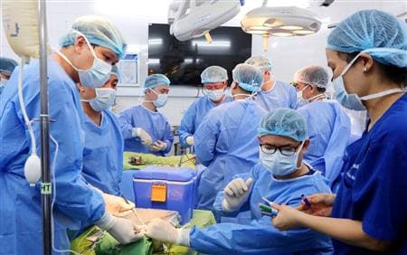 Lần đầu tiên thực hiện thành công ca ghép thận từ người hiến chết não