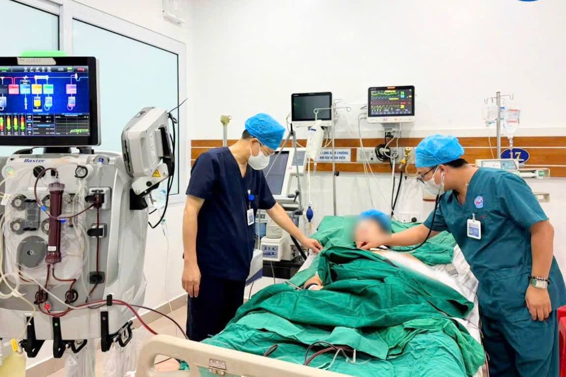 Cứu sống bệnh nhi 16 tuổi sốc tim nguy kịch nhờ kỹ thuật ECMO