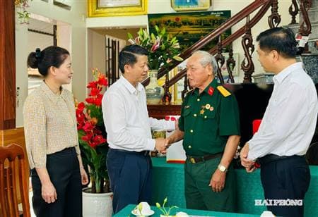 Ưu tiên dành nguồn lực chăm lo người có công