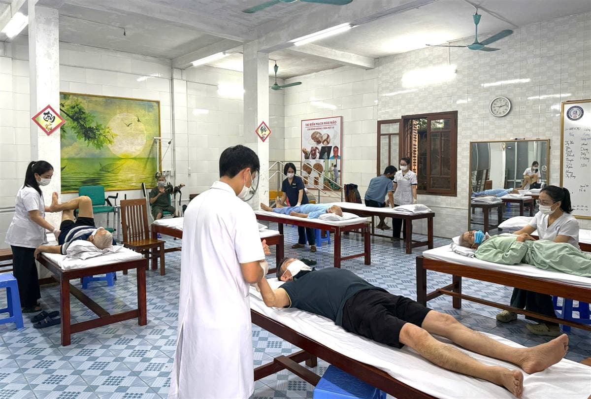 Bệnh viện Phục hồi chức năng Hải Dương đồng hành cùng người bệnh tìm lại chất lượng cuộc sống sau đột quỵ