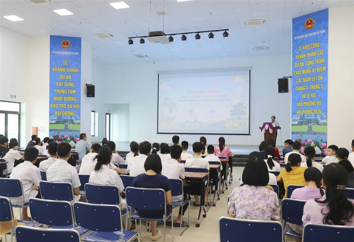 Phát động chiến dịch “ Làm cho thế giới sạch hơn”.