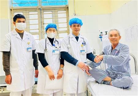 Trung tâm Y tế Thủy Nguyên cứu bệnh nhân nhồi máu não trong ‘giờ vàng’