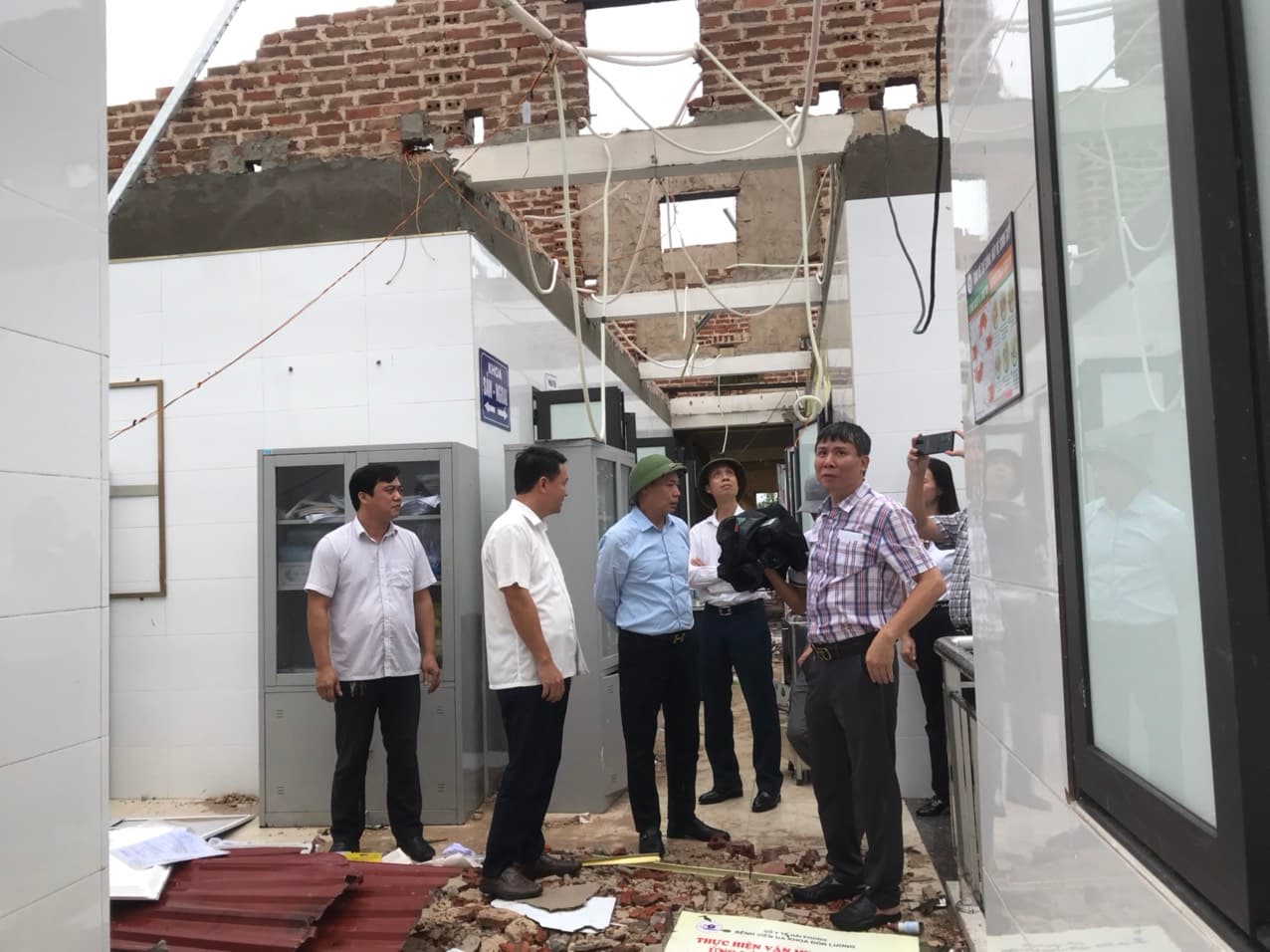 Lãnh đạo Sở Y tế kiểm tra công tác khắc phục sau cơn bão số 3
