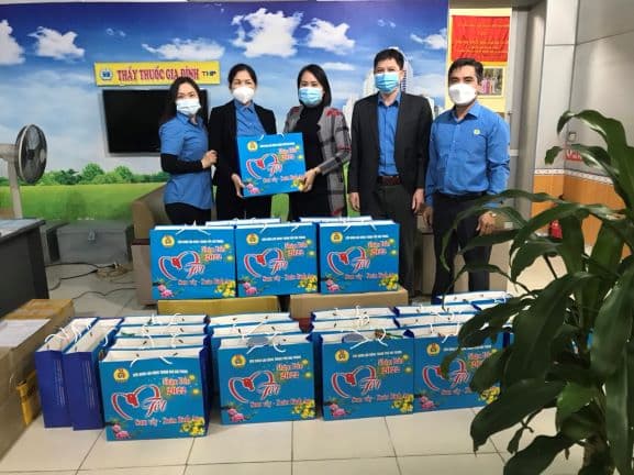 Công đoàn Ngành Y tế Hải Phòng tổ chức trao quà “Tết Sum vầy” 2022