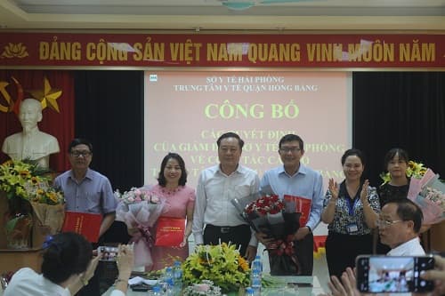 Công bố các quyết định của Giám đốc Sở Y tế về công tác cán bộ tại các Trung tâm y tế sau hợp nhất