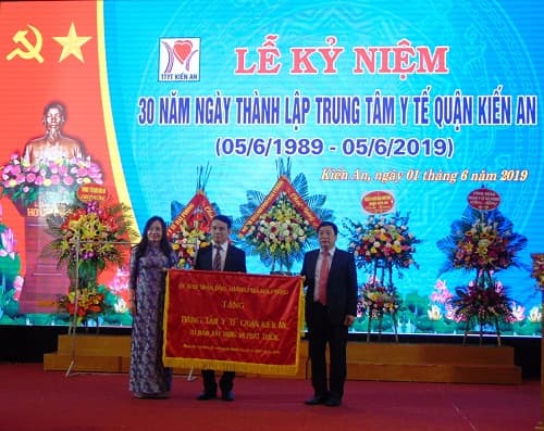 Lễ kỷ niệm 30 năm thành lập Trung tâm Y tế Kiến An