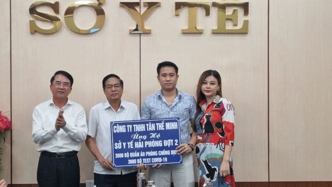 Công ty TNHH Tân Thế Minh ủng hộ Sở Y tế 6.000 bộ bảo hộ và vật tư y tế phòng, chống dịch