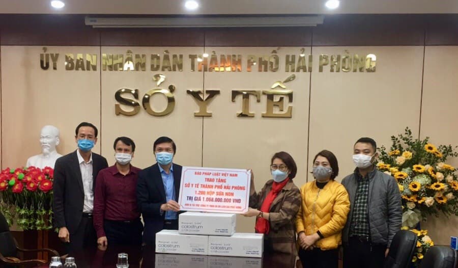 Sở Y tế Hải Phòng tiếp nhận 1.200 hộp sữa non do Báo Pháp Luật Việt Nam trao tặng